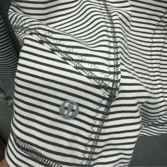 Lululemon athletica Define Jacket 4 Full Zip Black & White Striped sweatshirt - Picture 10 of 11